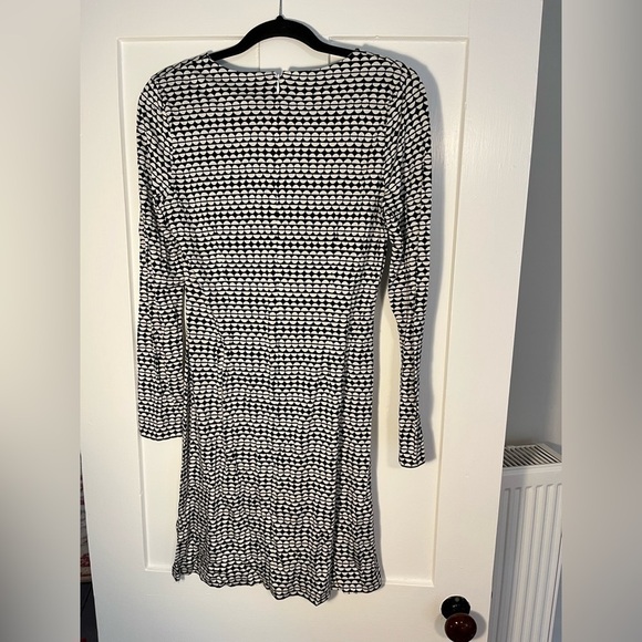 Banana Republic Black and White Patterned dress Silk and Cotton Size 8 - Picture 4 of 4